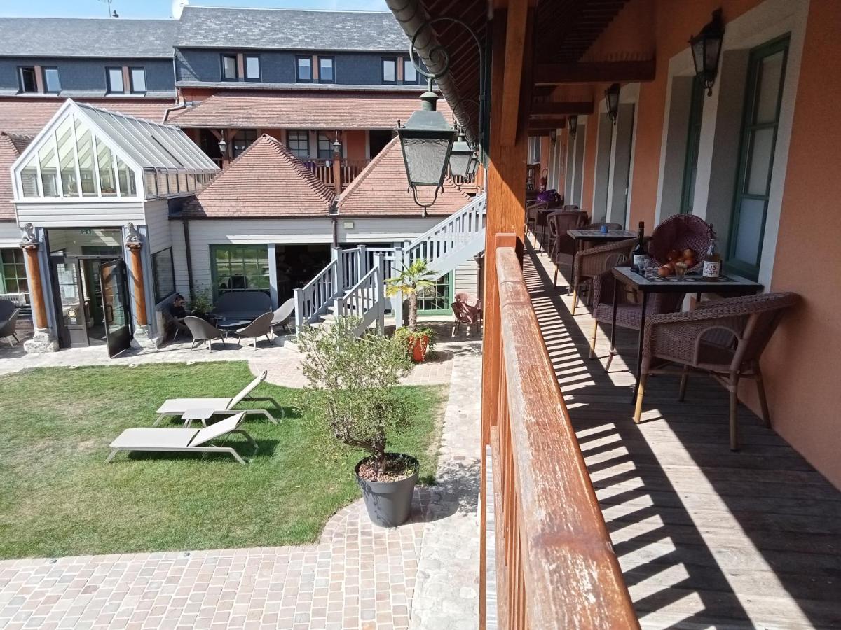 Hotel Et Spa Le Lion D'Or Pont-Évêque Exterior foto